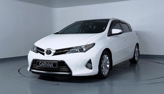 Toyota Auris 1.4 D 4D PREMIUM-2013