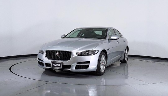 Jaguar XE Pure 2016
