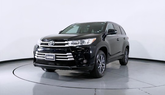 Toyota Highlander XLE 2017