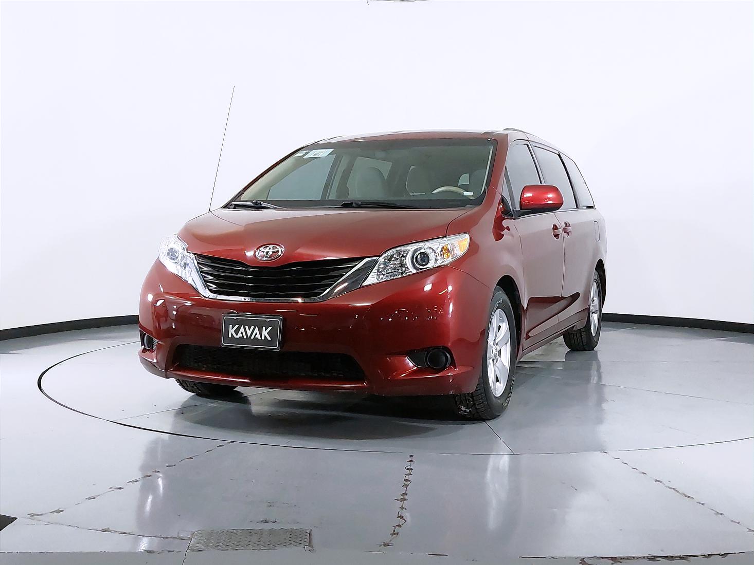 Autos Toyota Sienna LE Minivan 2012 usados | KAVAK México