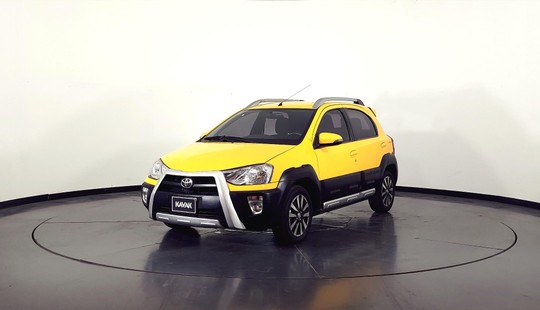 Toyota Etios 1.5 Cross-2015