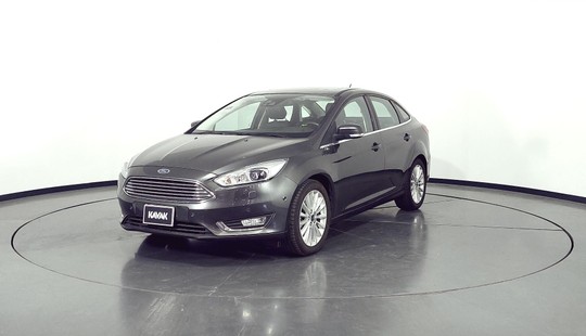Ford Focus III 2.0 Sedan Titanium At6 L/14-2015