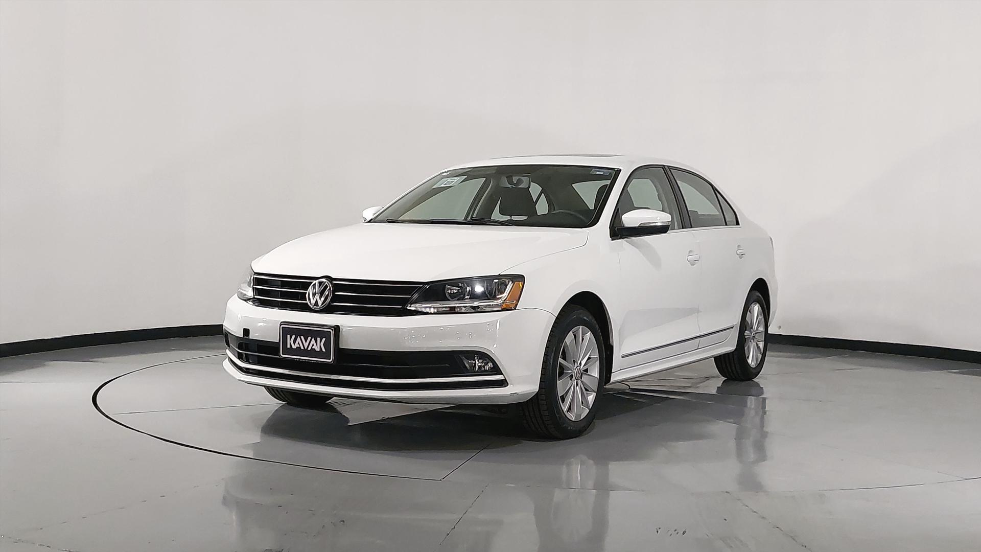 Autos Volkswagen Jetta A6 Trendline Sedan 2018 usados | KAVAK México