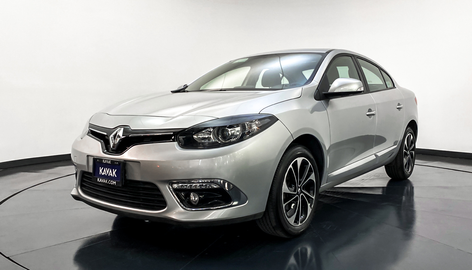 Модель машинки renault fluence