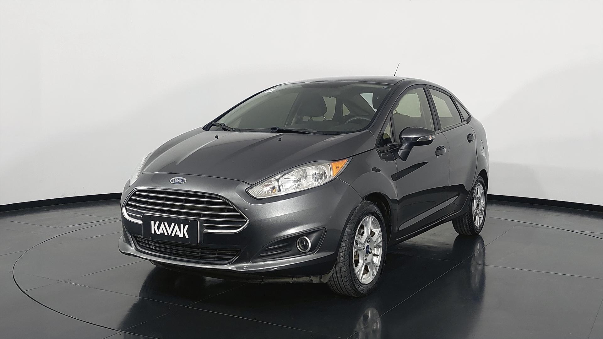 Carros Ford Fiesta SE SEDAN Sedan 2016 Usados | KAVAK Brasil