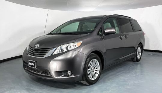 Toyota Sienna XLE 2013