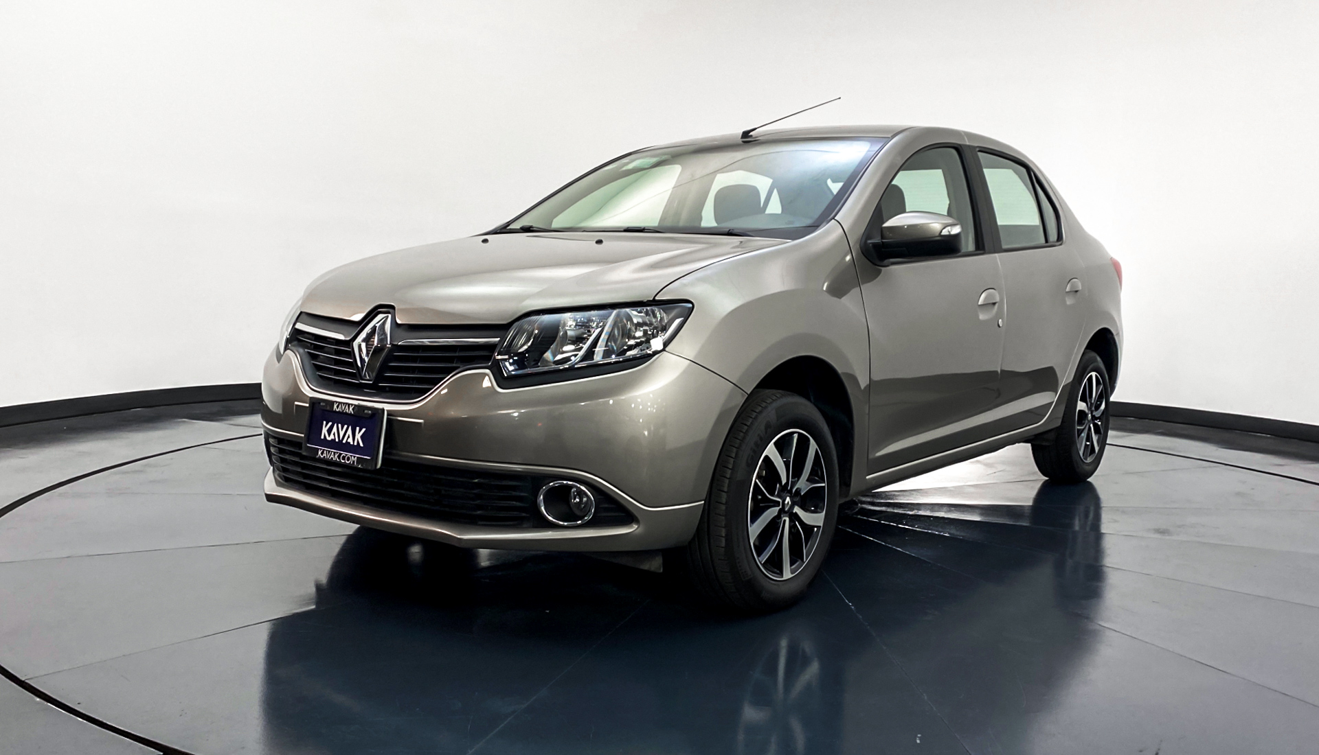 Renault logan 2019 года