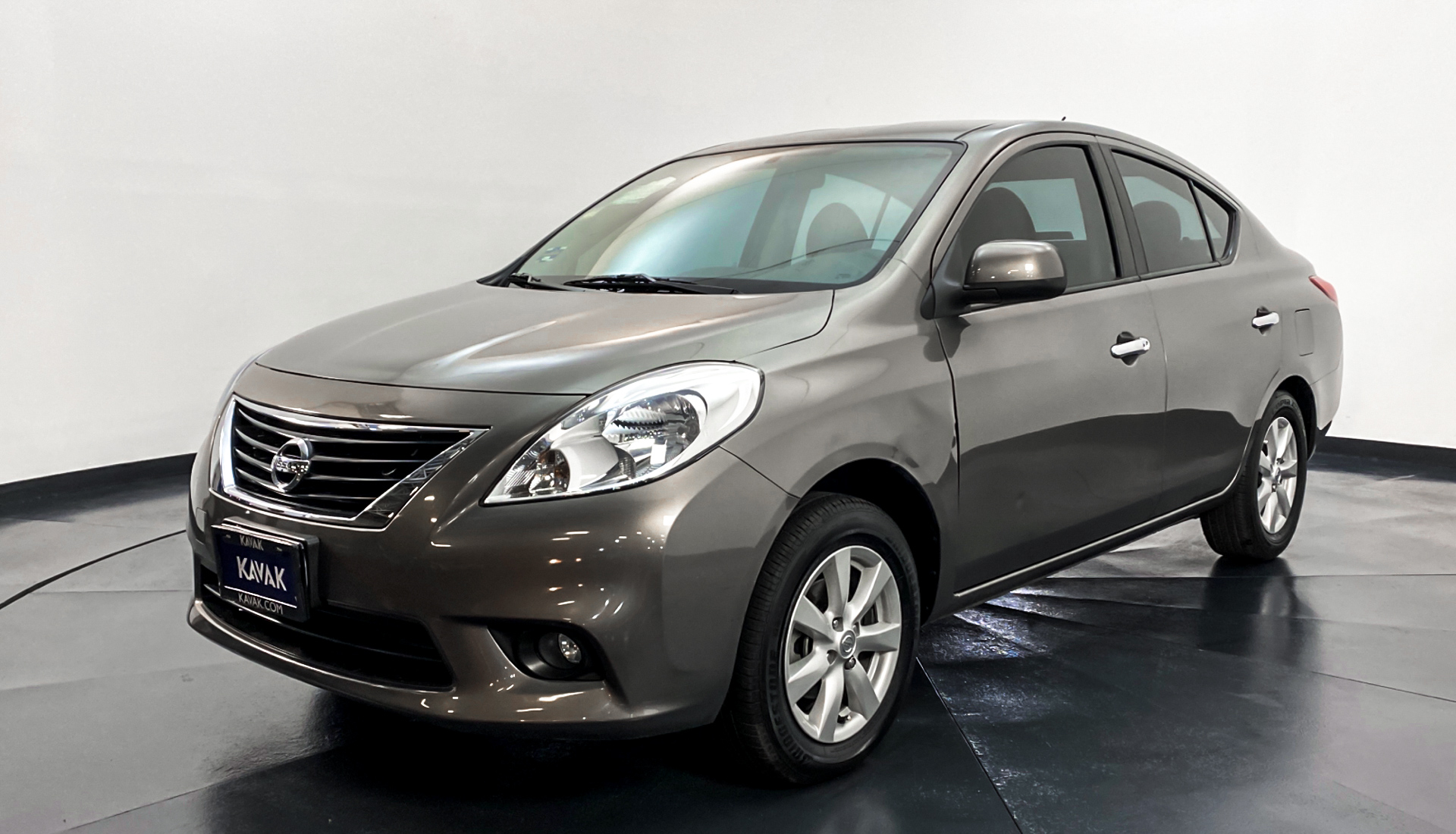 Nissan Versa 2014 27015 42097 KM Precio 139999