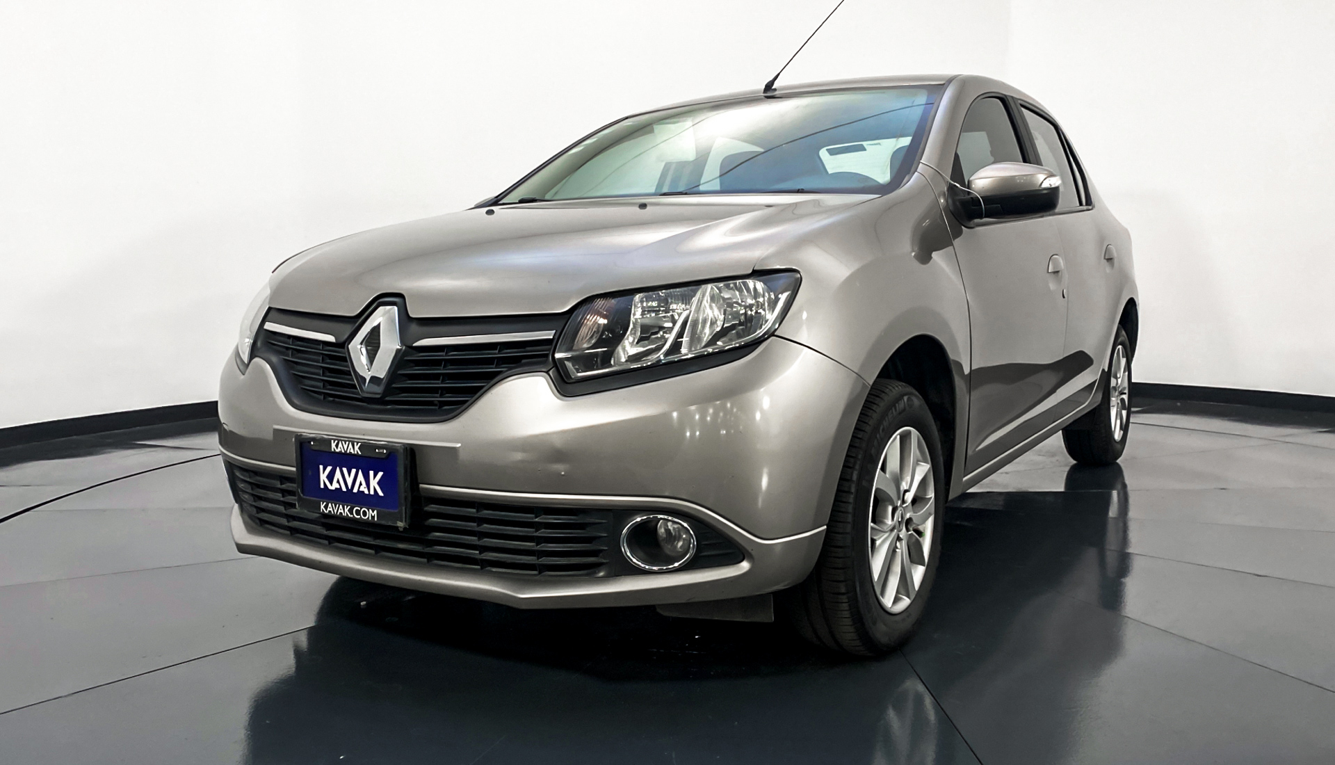 Капот renault logan 1