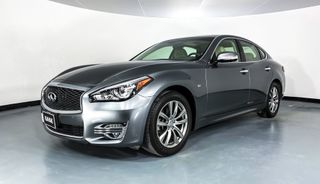 Infiniti Q70