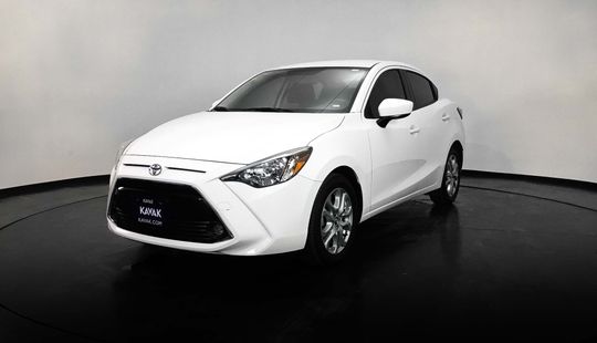 Toyota Yaris R High 2016