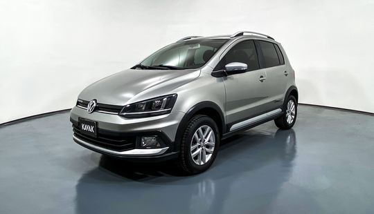 Volkswagen Crossfox Hatch Back 2016