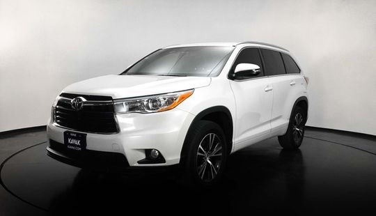 Toyota Highlander XLE 2016