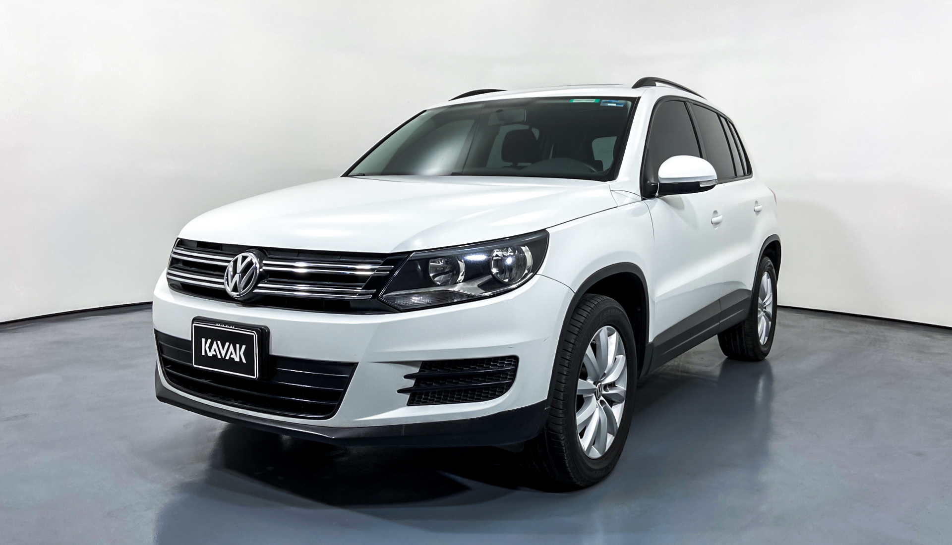 Volkswagen tiguan 2016 года