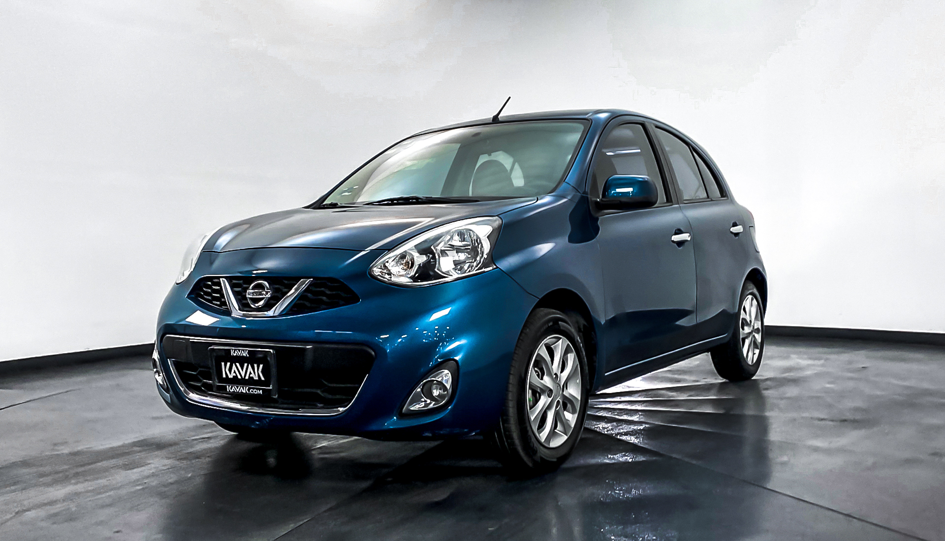 Nissan march купе