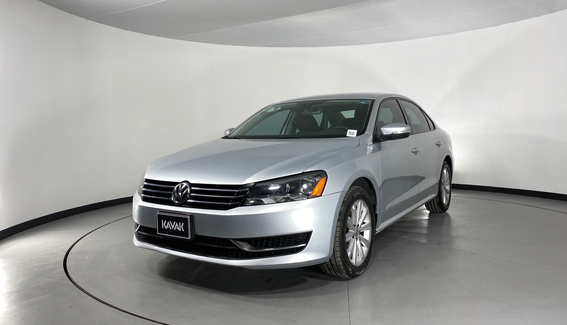 Volkswagen Passat 2015 31683 107560 KM Precio 182999