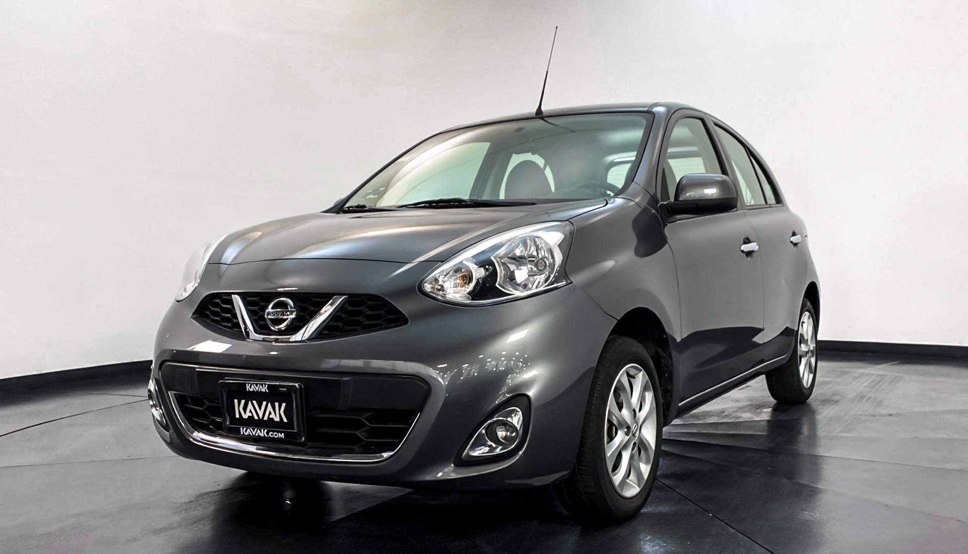 Nissan march купе