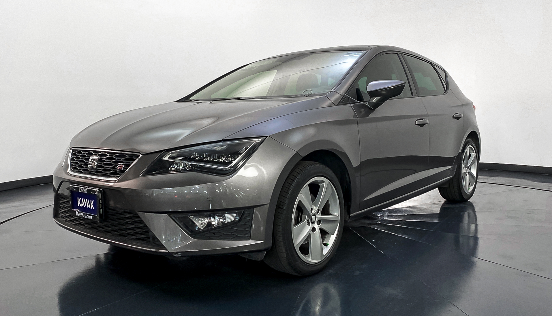 Seat Leon 2015 33402 104000 KM Precio 244999
