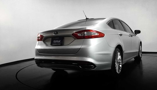 Ford Fusion SE Luxury 2016