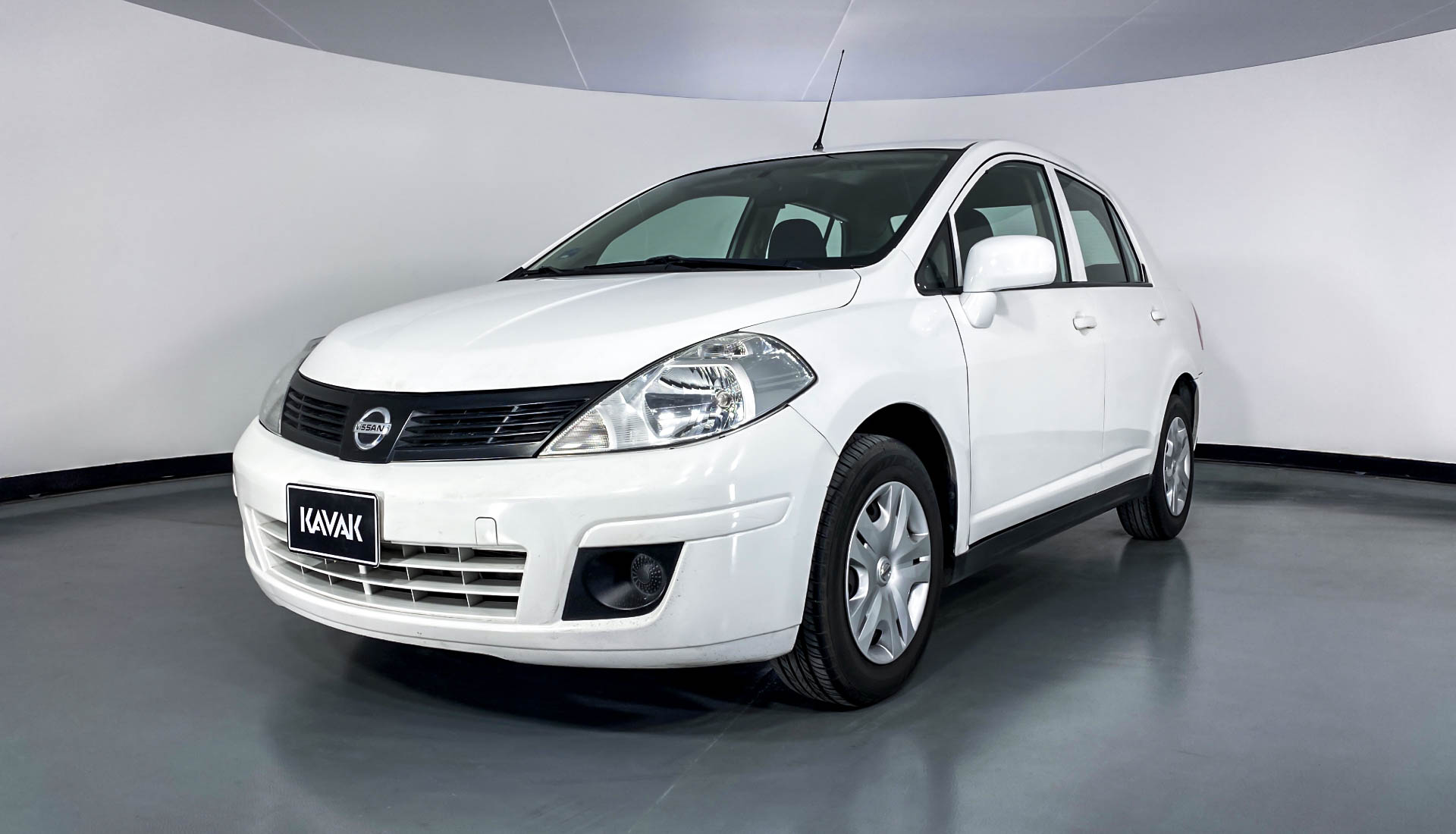 Линзовые фары nissan tiida