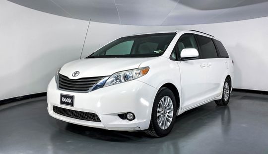 Toyota Sienna XLE 2014