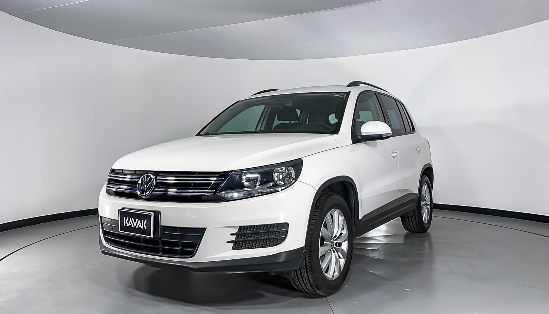 Volkswagen tiguan 2013 года