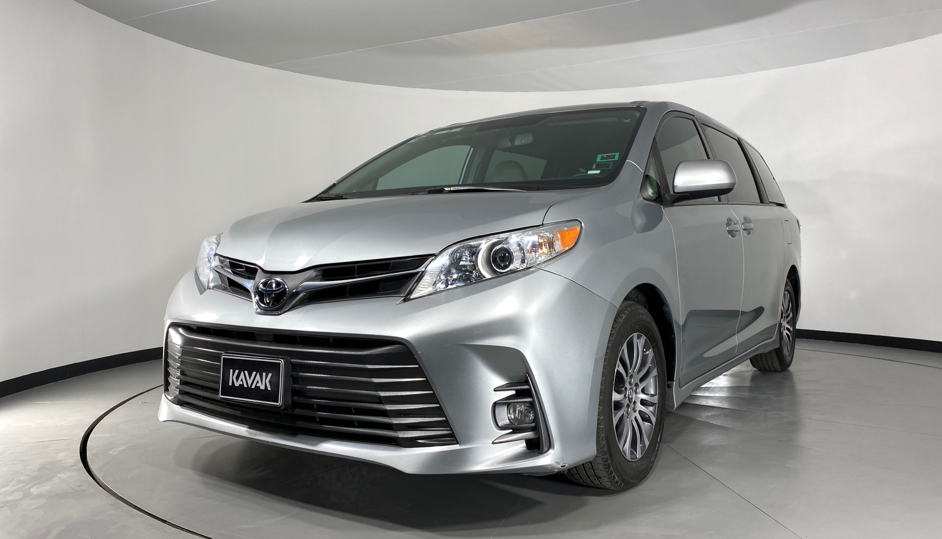 Toyota sienna 2019 размеры