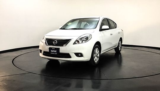 Nissan Versa Advance 2012