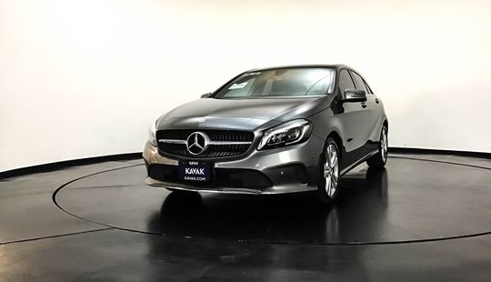 Mercedes Benz Clase A A200 Urban 2016