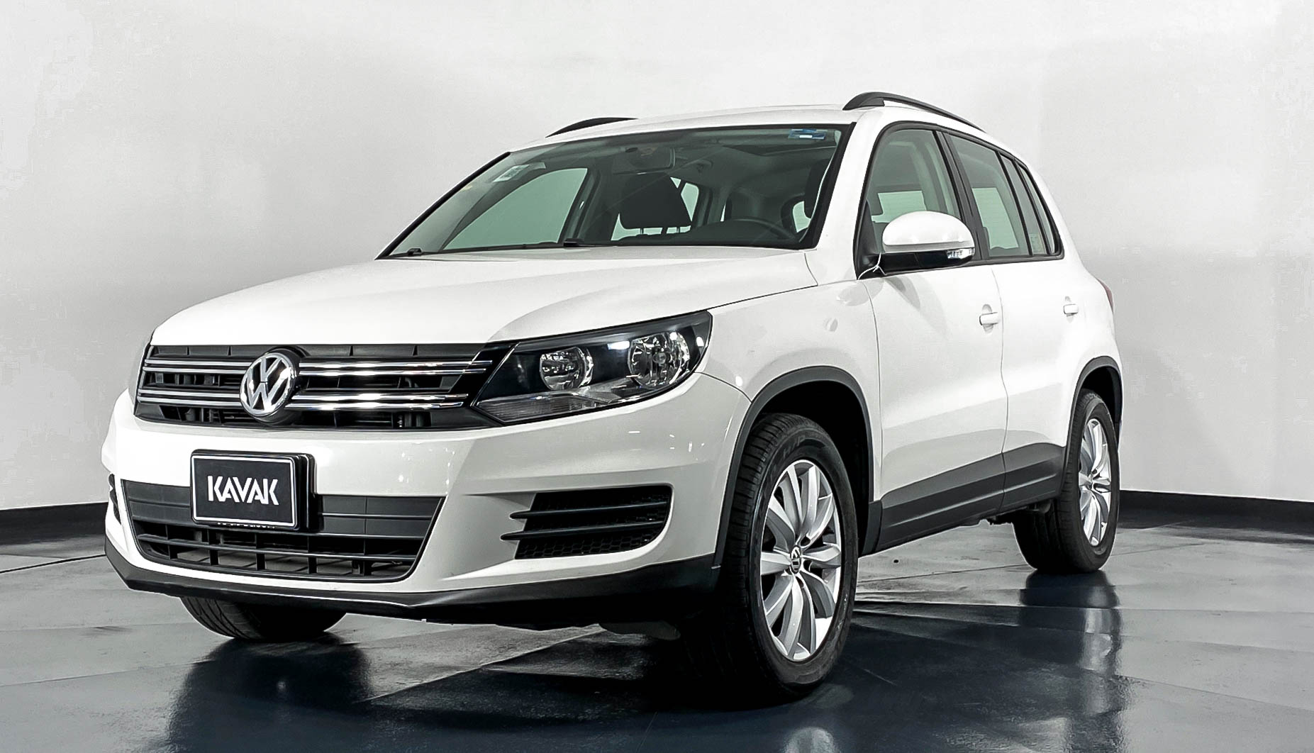 Volkswagen tiguan 2013 года