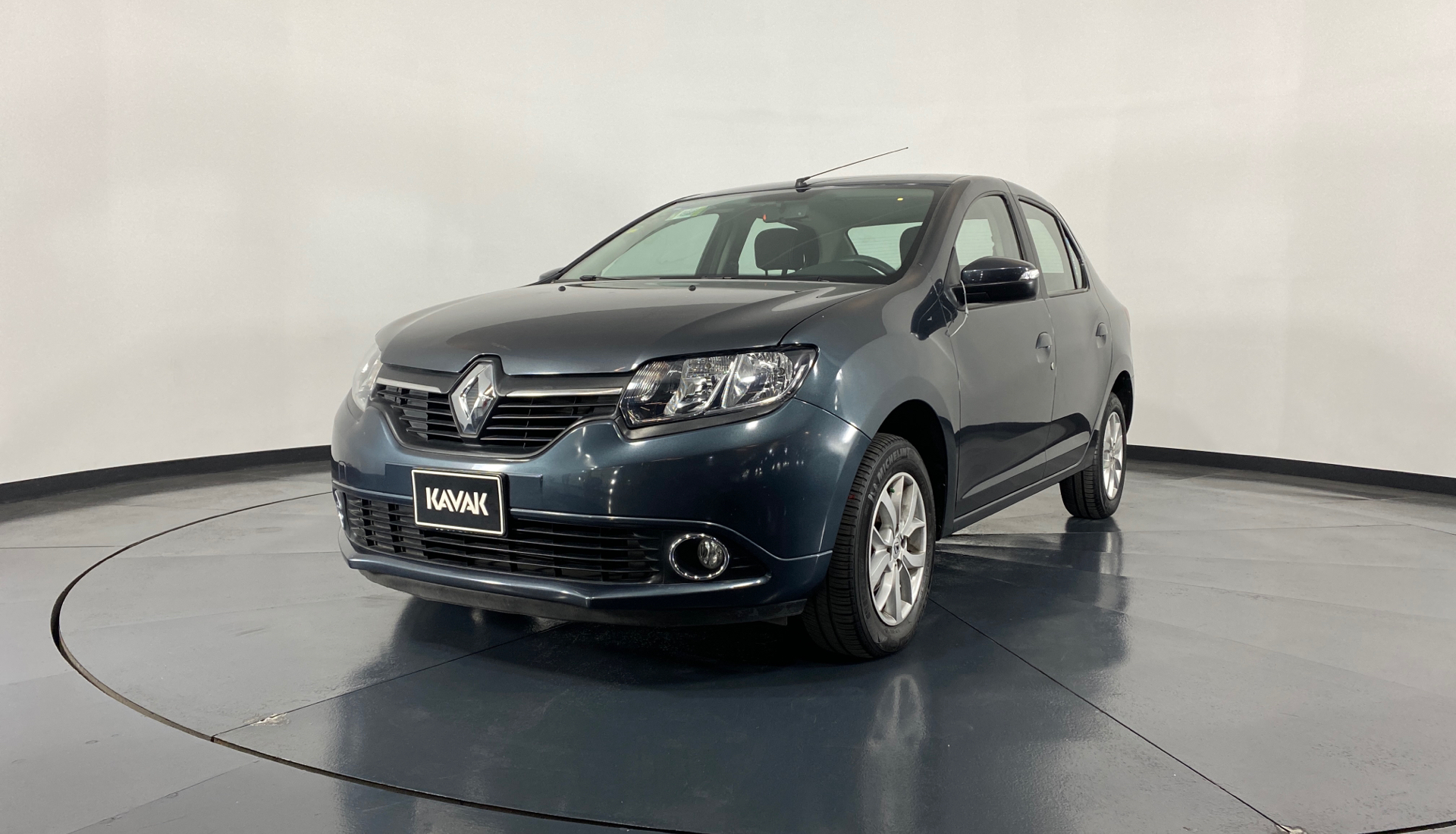 Renault logan 2016 года