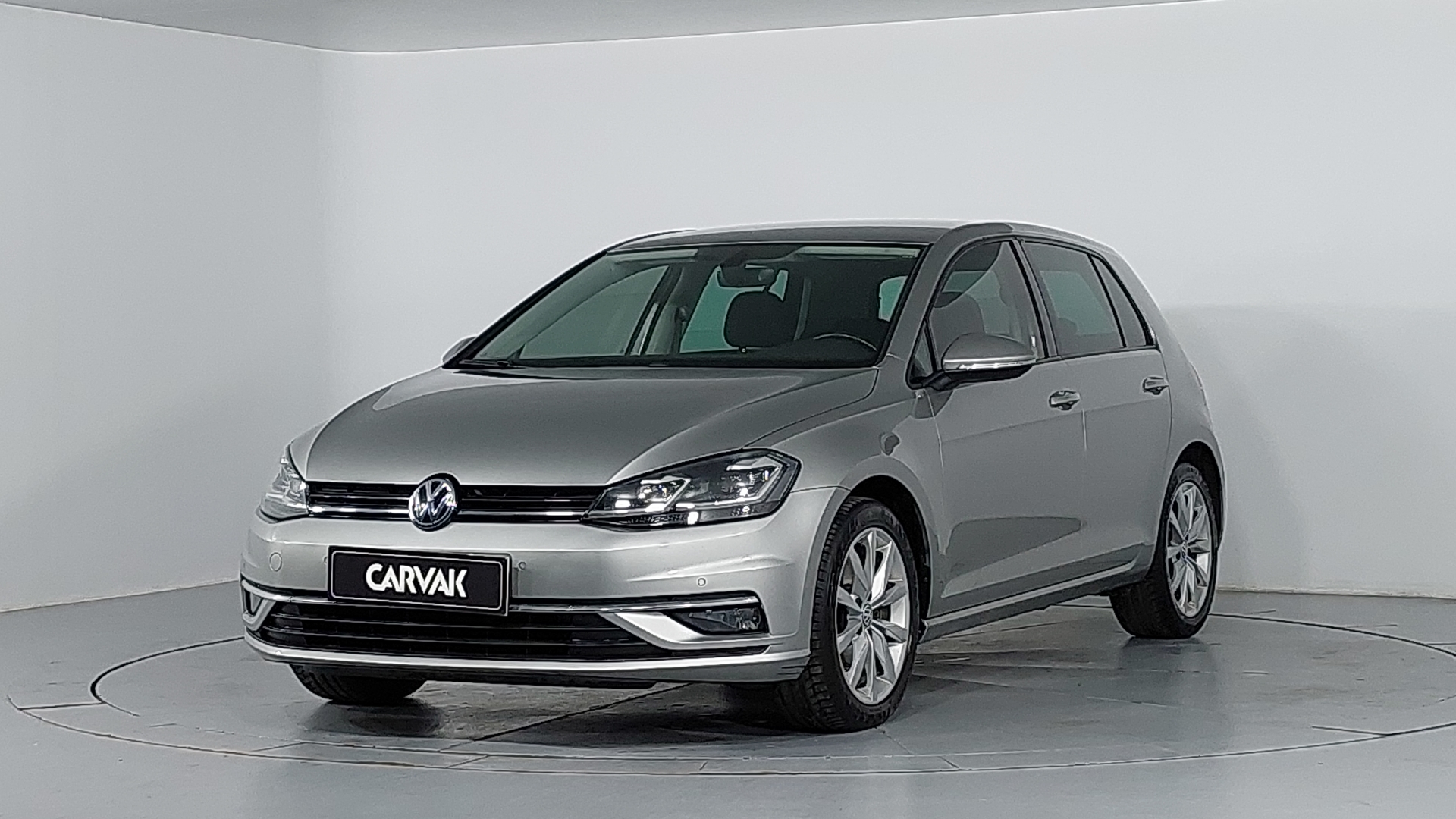 Volkswagen • Golf