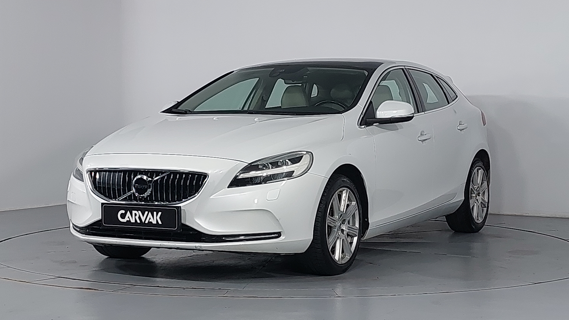 Volvo • V40