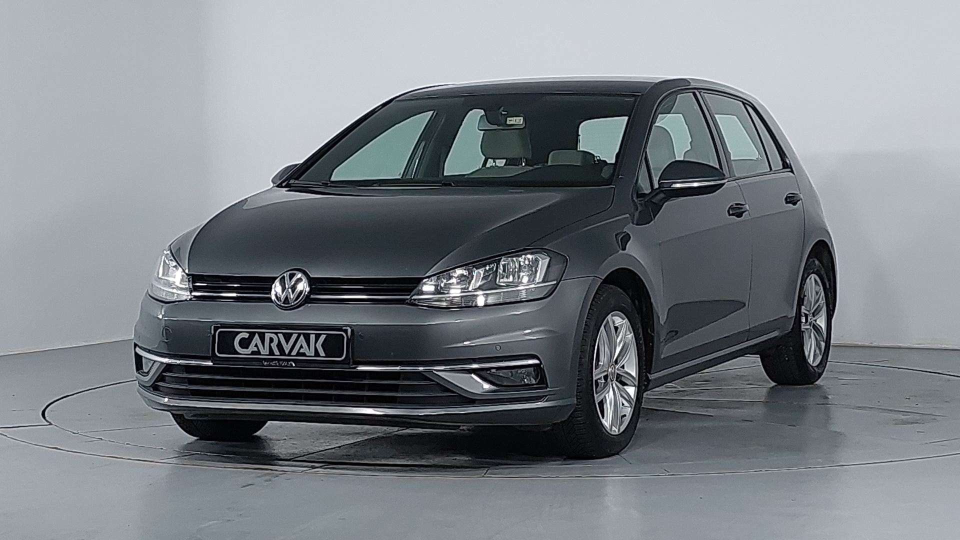 Volkswagen • Golf