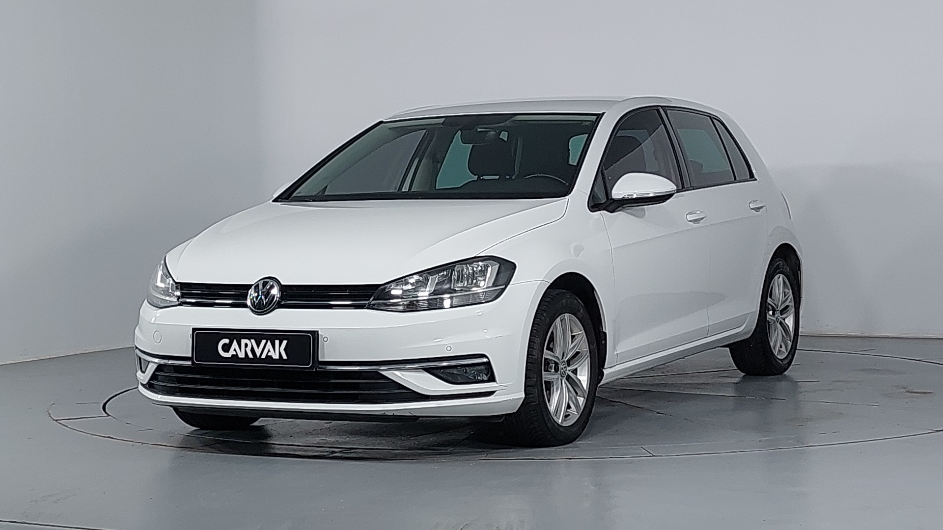 Volkswagen • Golf