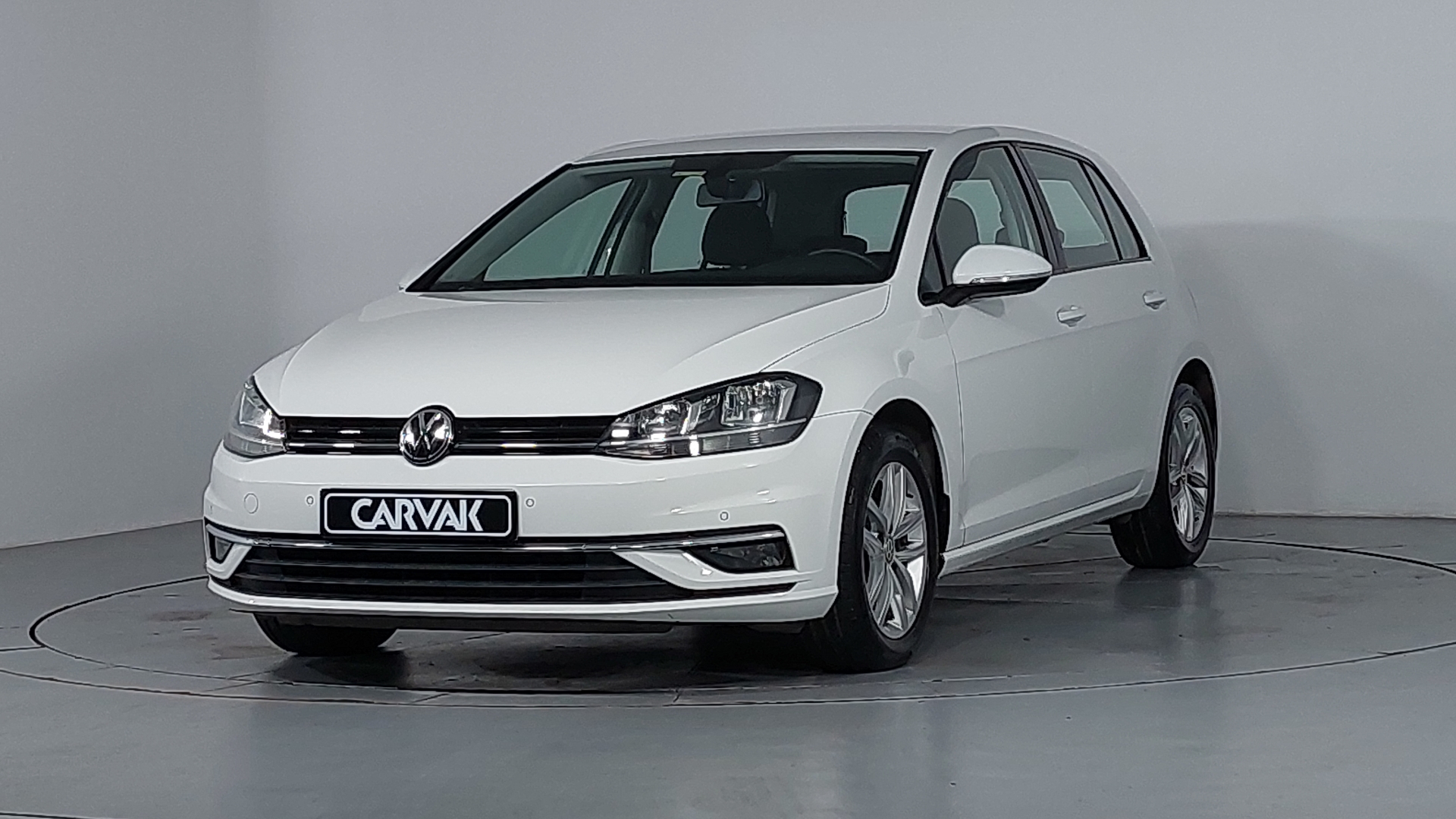 Volkswagen • Golf